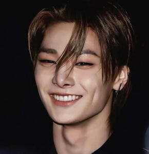 Draven: The dark mage who’s proven to be a true friend. He turns to Draven in his darkest hours, and he always comes through for Seungki. It’s a miracle the mage has stuck around this long!